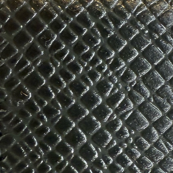 LOUIS VUITTON BLACK LEATHER CLUB KEY-HOLDER - Picture 13 of 15